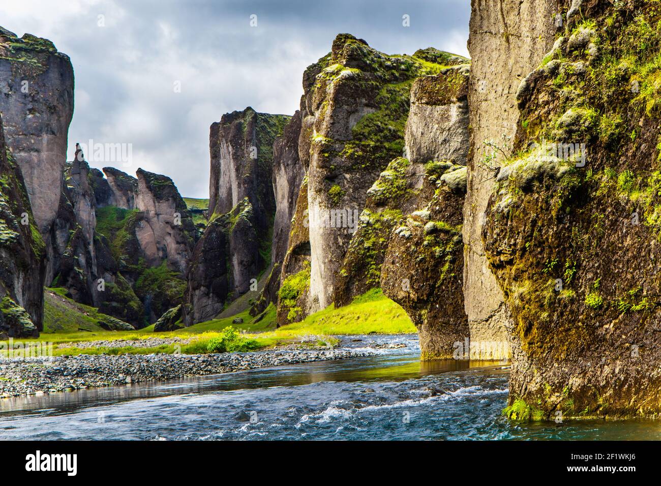 Rivière avec eau glaciaire Banque D'Images