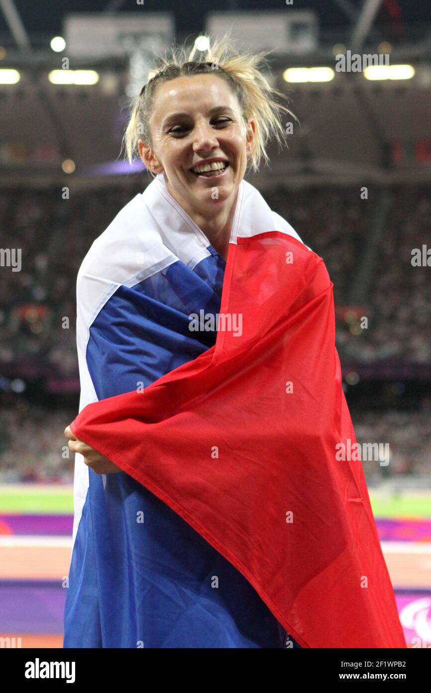 LONDRES 2012 - PARALYMPIQUES - JOUR 8 - 06/09/2012 - PHOTO EDDY LEMAISTRE / KMSP / DPPI - STADE OLYMPIQUE - FEMMES 200 M - MARIE AMELIE LE FUR (FRA) EST MÉDAILLÉ D'ARGENT Banque D'Images