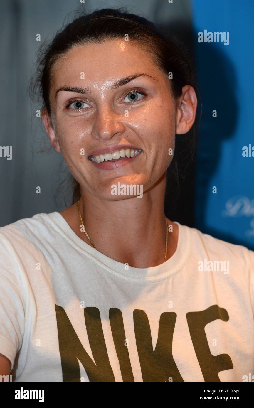 ATHLÉTISME - RENCONTRE AREVA 2013 - CONFÉRENCE DE PRESSE / HÔTEL MERCURE TOUR EIFFEL / PARIS (FRA) - 05/07/2013 - PHOTO PHILIPPE MILLEREAU / KMSP / DPPI - SAUT EN HAUTEUR - ANNA CHICHEROVA / RUS Banque D'Images