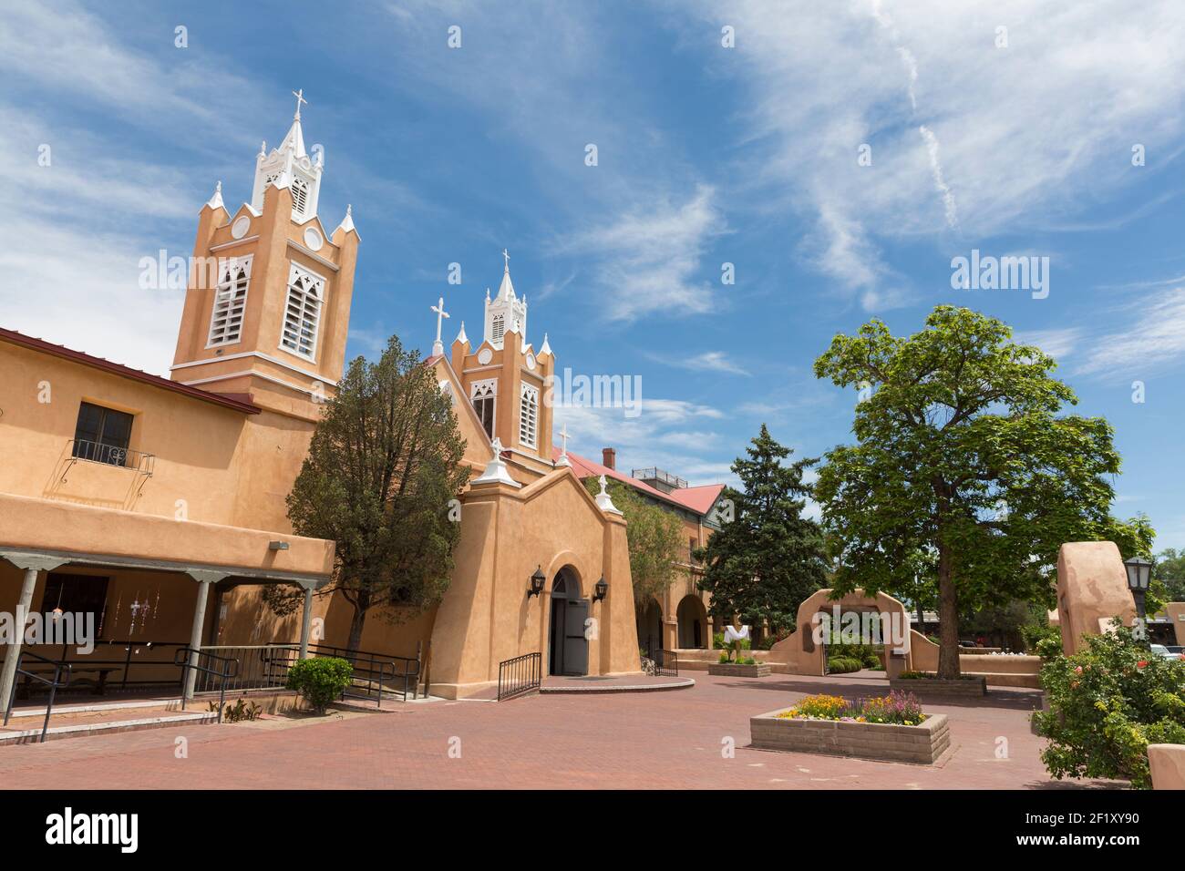 Église San Felipe de Neri dans la place de la vieille ville d'Albuquerque. Banque D'Images