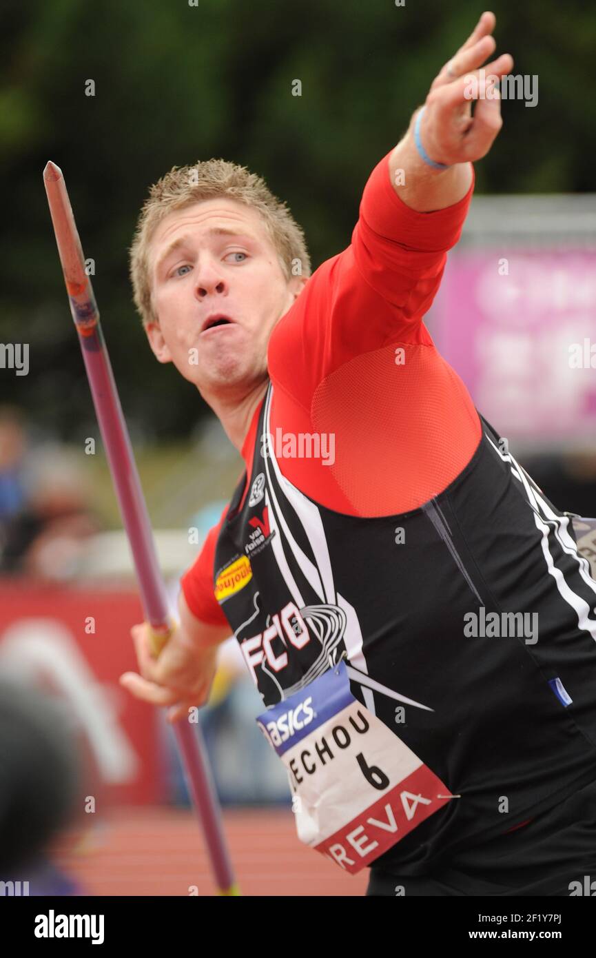 Killian Durechou (FRA) sur Javelin lors des championnats d'élite français 2014, au stade Georges-Hebert, Reims, France, le 12 juillet 2014. Photo Stephane Kempinaire / KMSP / DPPI Banque D'Images