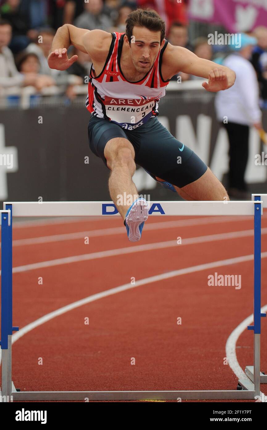 Adrien Clemenceau (FRA) sur 400 m haies lors des Championnats de France élite 2014, au Stade Georges-Hebert, Reims, France, le 12 juillet 2014. Photo Stephane Kempinaire / KMSP / DPPI Banque D'Images