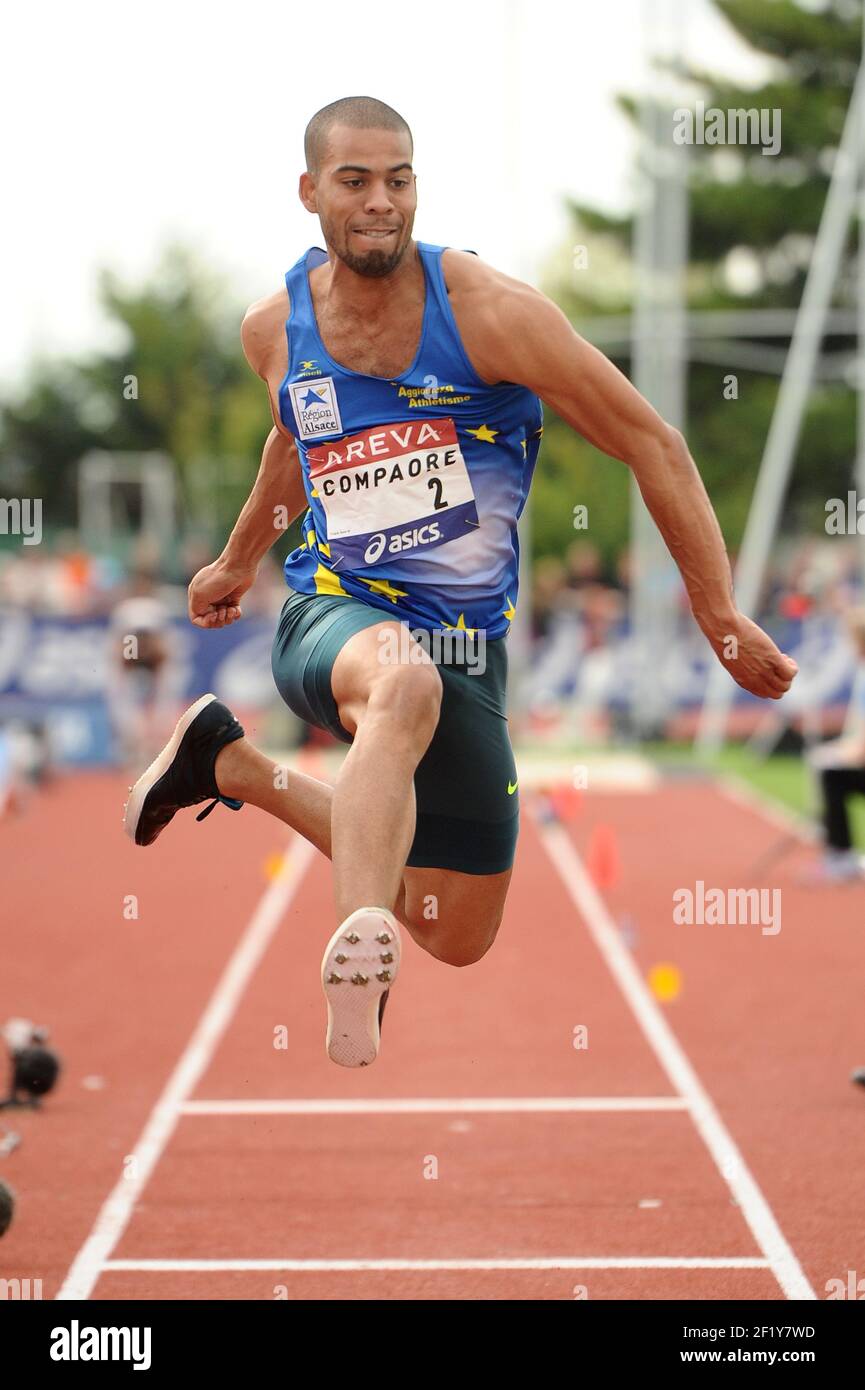 Benjamin Compaore (FRA) sur Triple Jump Men lors des Championnats de France élite 2014, au Stade Georges-Hebert, Reims, France, le 12 juillet 2014. Photo Stephane Kempinaire / KMSP / DPPI Banque D'Images