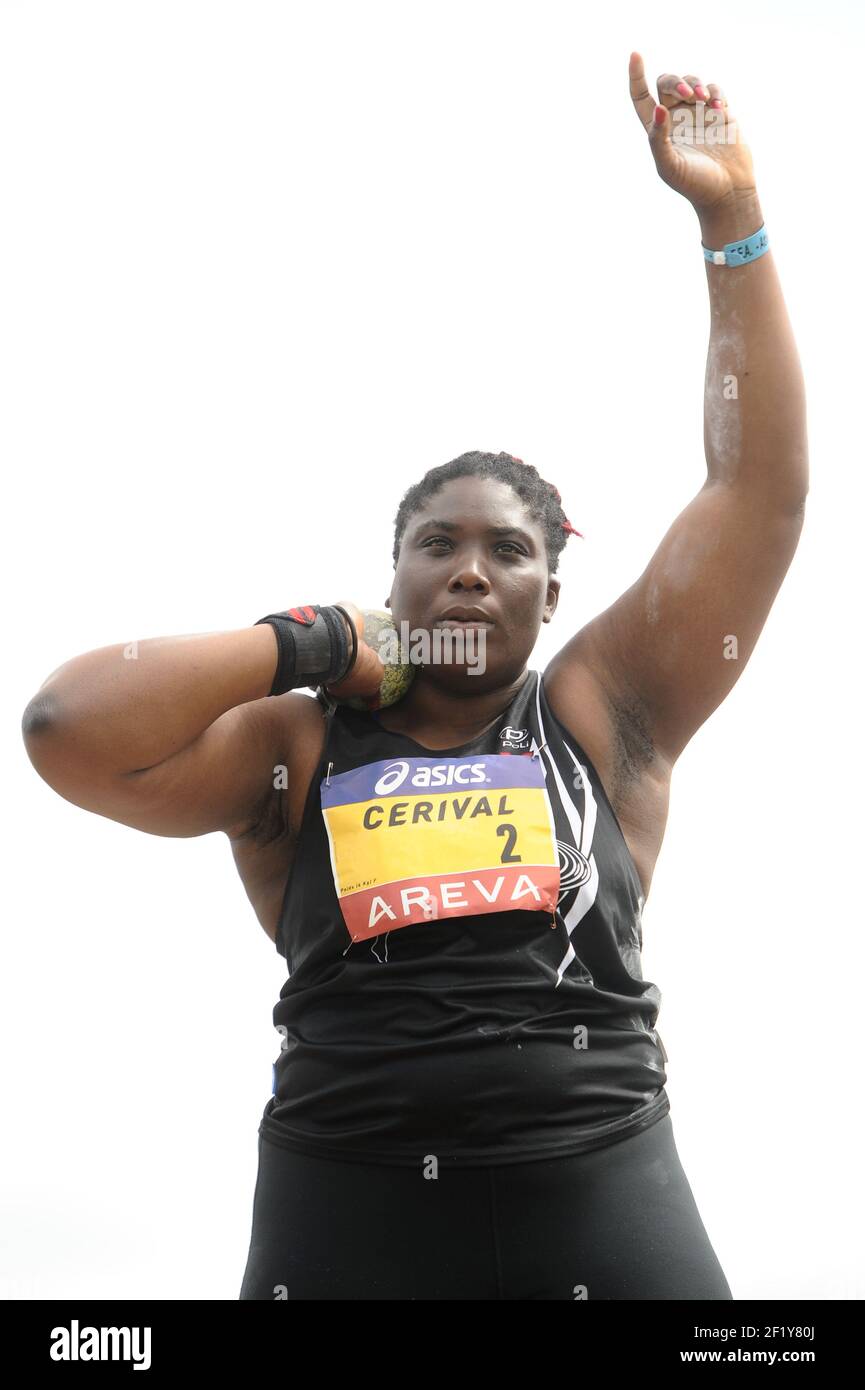 Jessica Cerival (FRA) en tir mis lors des Championnats de France élite 2014, au Stade Georges-Hebert, Reims, France, le 13 juillet 2014. Photo Stephane Kempinaire / KMSP / DPPI Banque D'Images