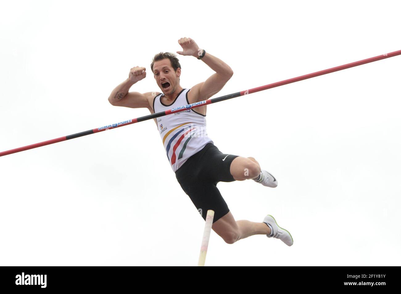 Renaud Lavillenie (FRA) sur le Pole Vault lors des Championnats de France élite 2014, au Stade Georges-Hebert, Reims, France, le 13 juillet 2014. Photo Stephane Kempinaire / KMSP / DPPI Banque D'Images