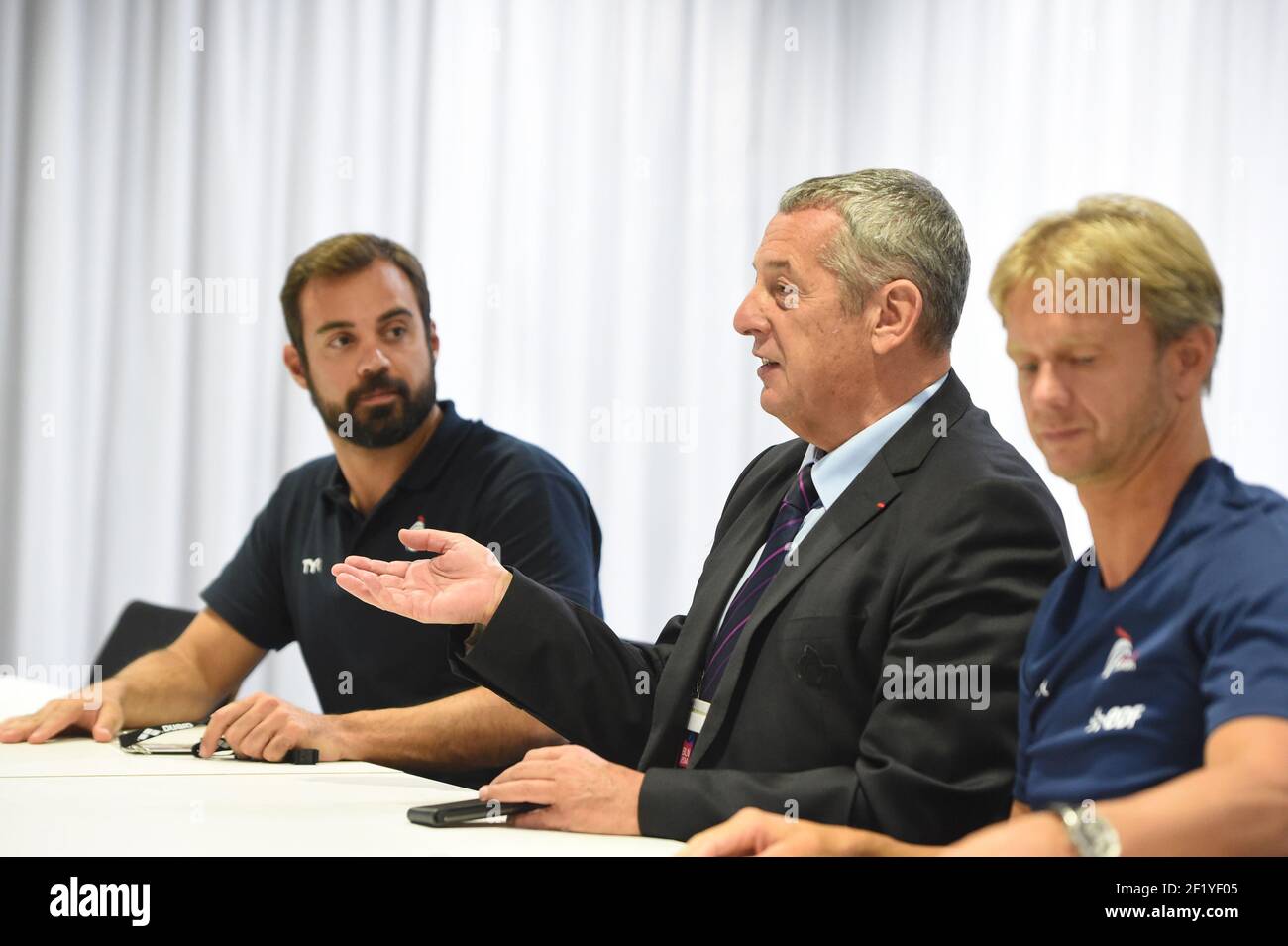 Francis Luyce, Président de la Fédération française de natation avec Lionel Horter Directeur technique et Romain Barnier Directeur de l'équipe française de presse lors de la 32e édition des Championnats d'Europe LEN 2014, à Berlin, Allemagne, jour 12, le 24 août, 2014. Photo Stephane Kempinaire / KMSP / DPPI Banque D'Images