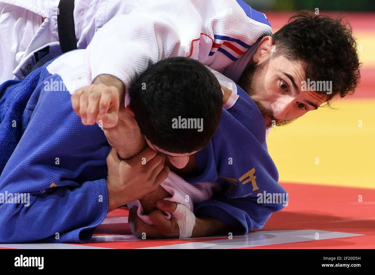 Pierre Duprat de France concurrence dans Judo hommes -73kg contre Lasha  Shavdatuashvili de Géorgie lors des 1ers Jeux européens 2015 à Bakou,  Azerbaïdjan, jour 14, le 26 juin 2015 - photo Jean-Marie