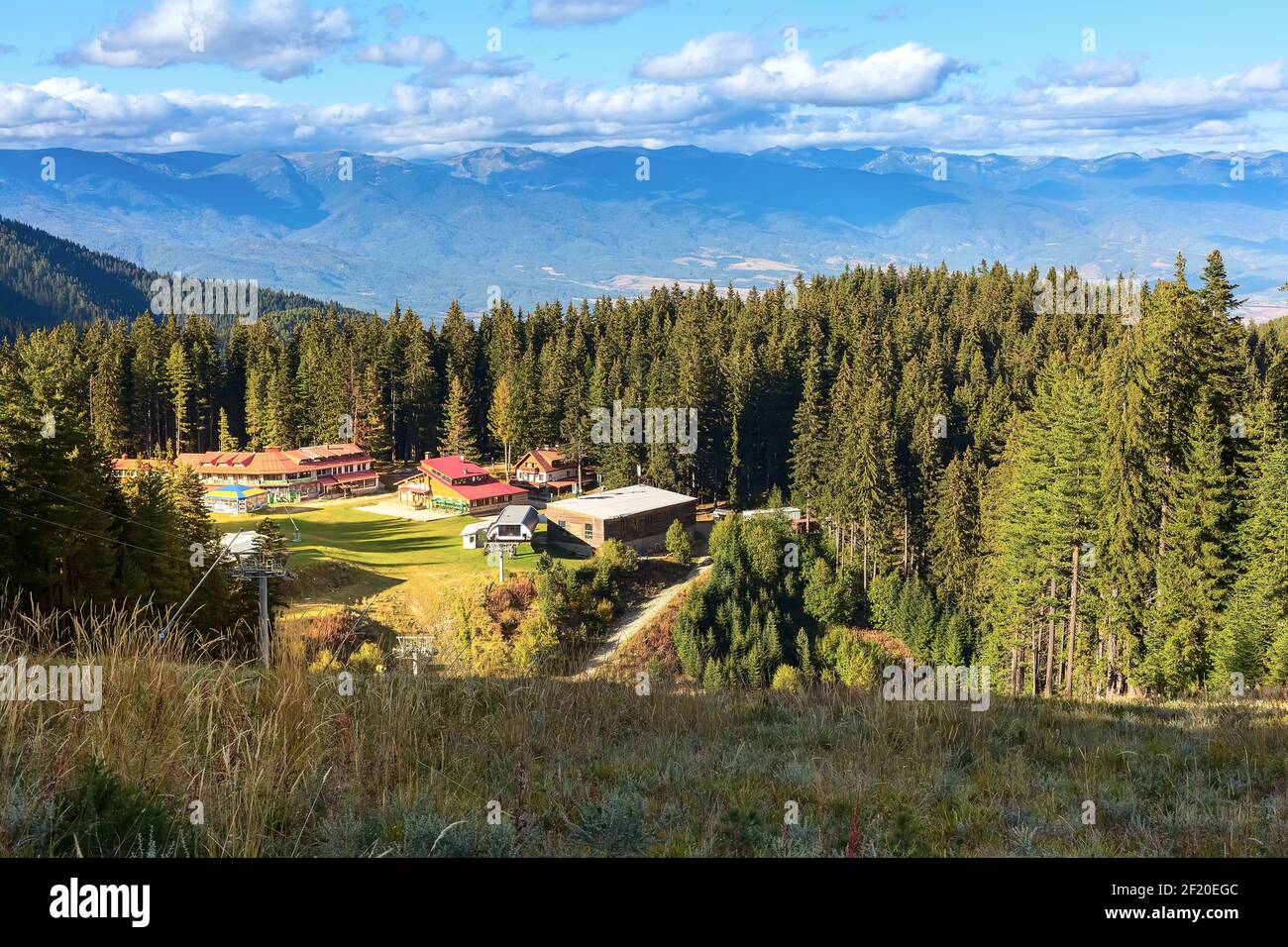 Bansko, Bulgarie station de ski d'automne vue sur les montagnes Banque D'Images