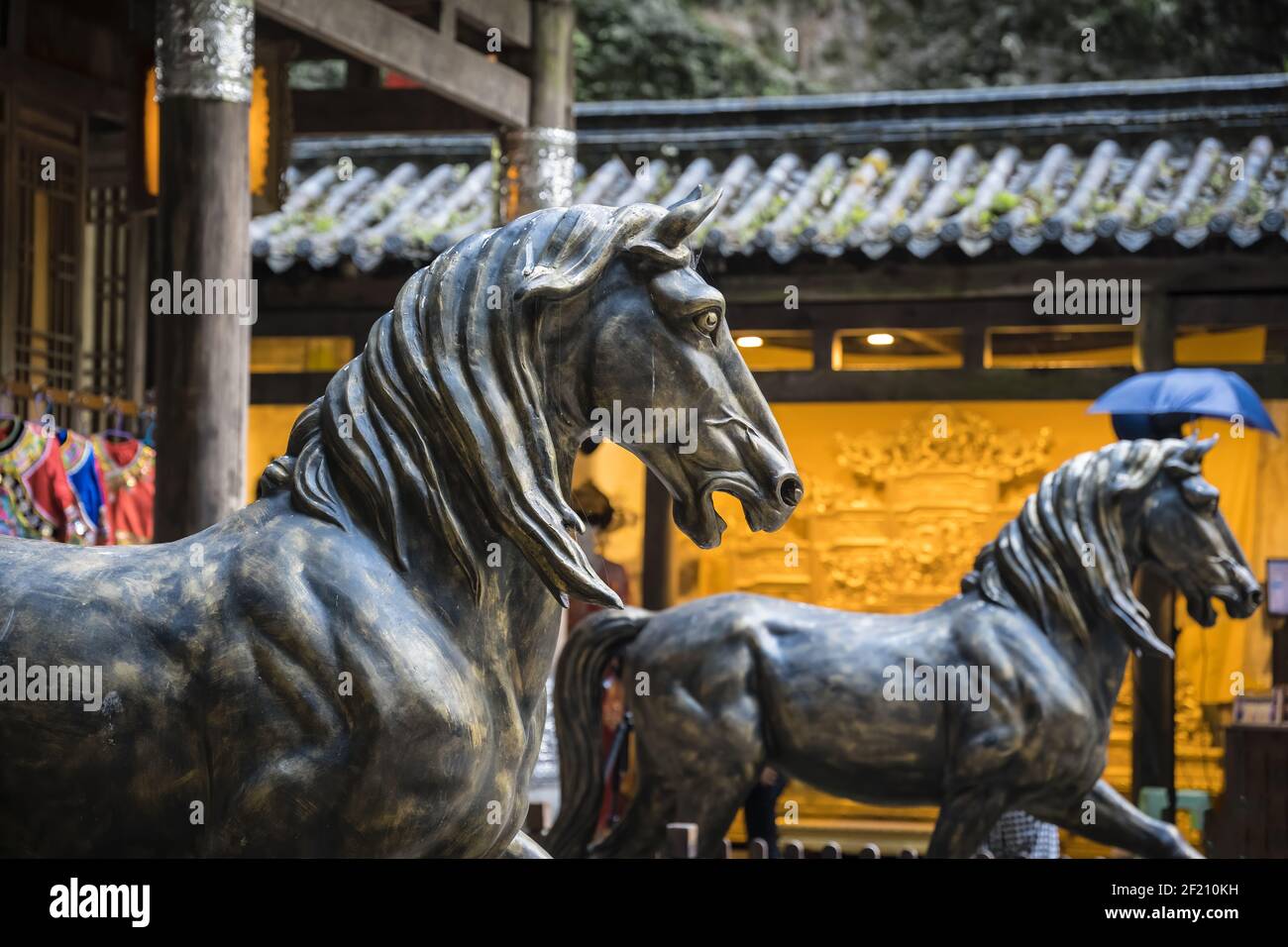 Statues de chevaux dans le parc national de Wulong Banque D'Images