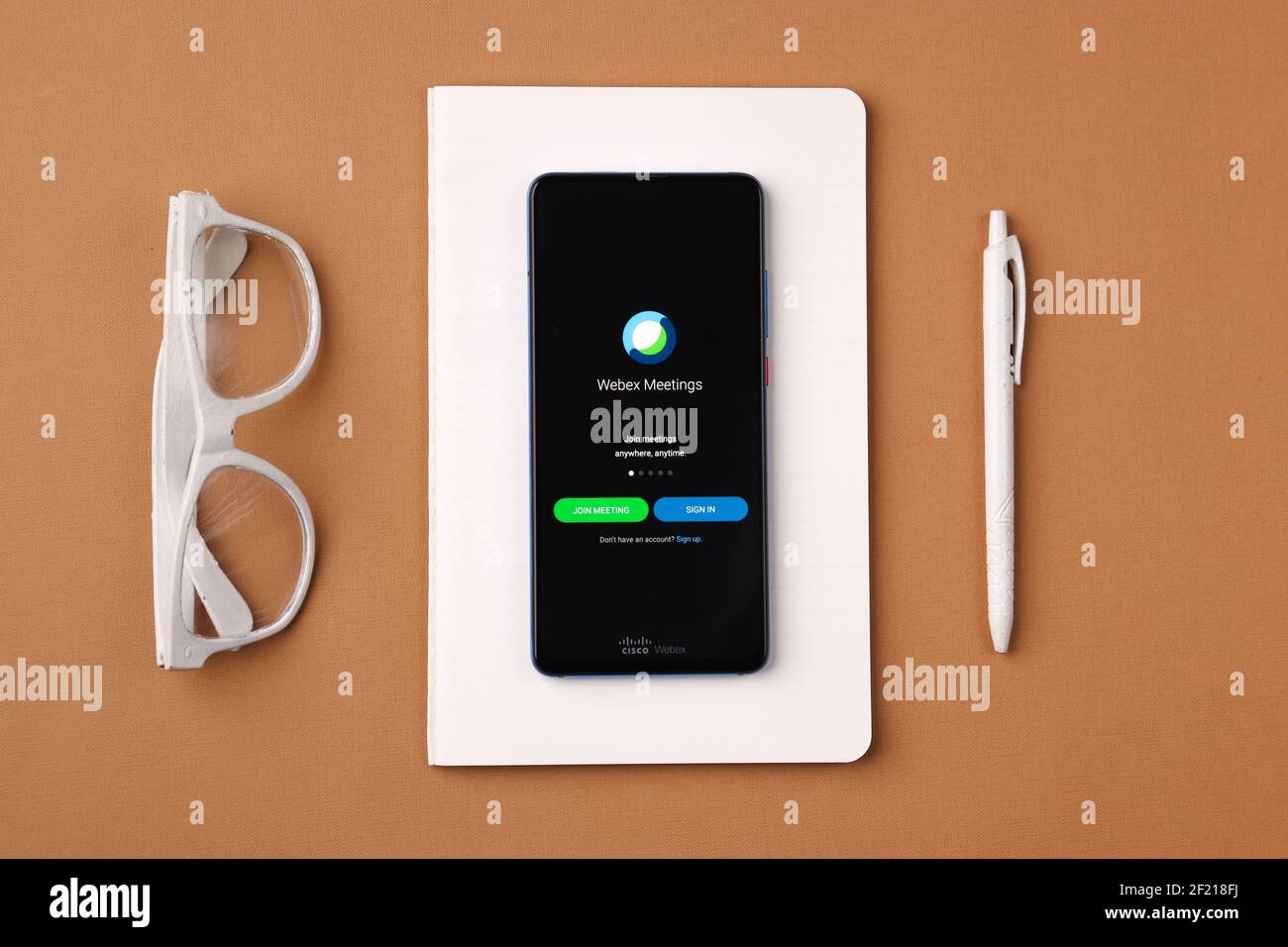 Assam, inde - 10 mars 2021 : logo Webex Meetings sur image de stock d'écran de téléphone. Banque D'Images