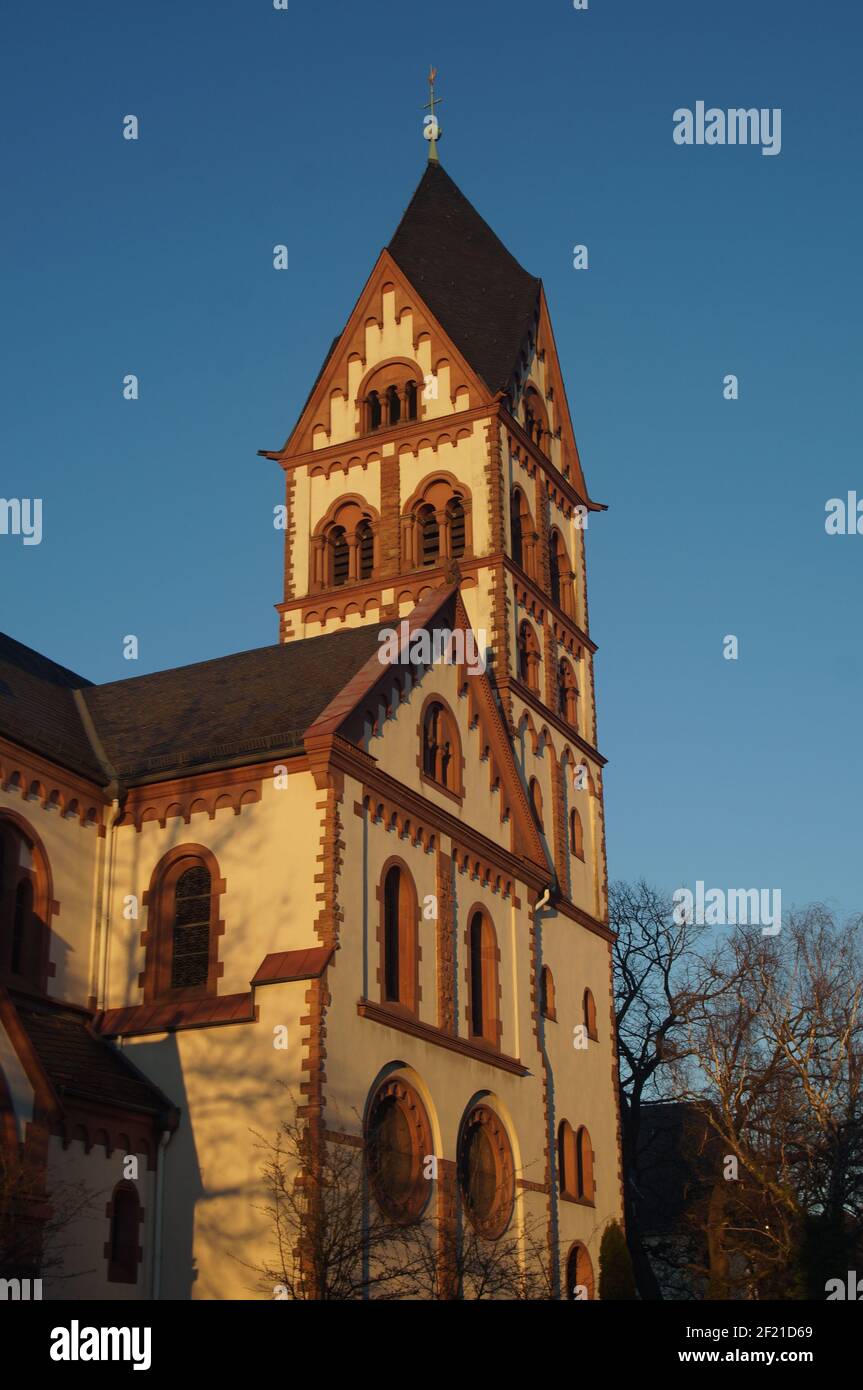 L'église St. Josefskirche de Francfort à Eschersheim est une église catholique Banque D'Images