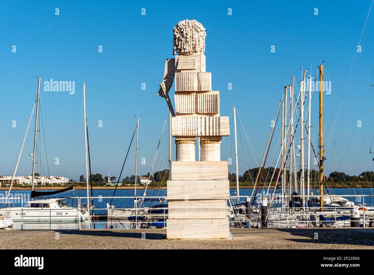 Statue de Marquis de Pombal située dans le port de plaisance de Vila Real de Santo Antonio, Algarve, Portugal Banque D'Images