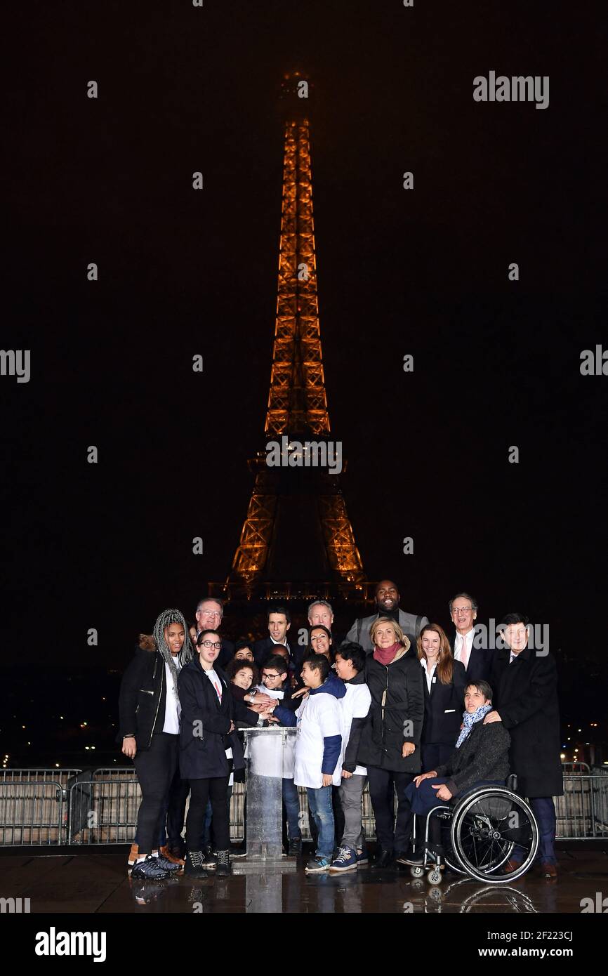 Co Presidente Du Comite Des Athletes Pour Paris 2024 Marie Amelie Le Fur Ministre Francaise Des Villes De La Jeunesse Et Du Sport Patrick Kanner Co Presidents De La Candidature De Paris Pour Les Jeux