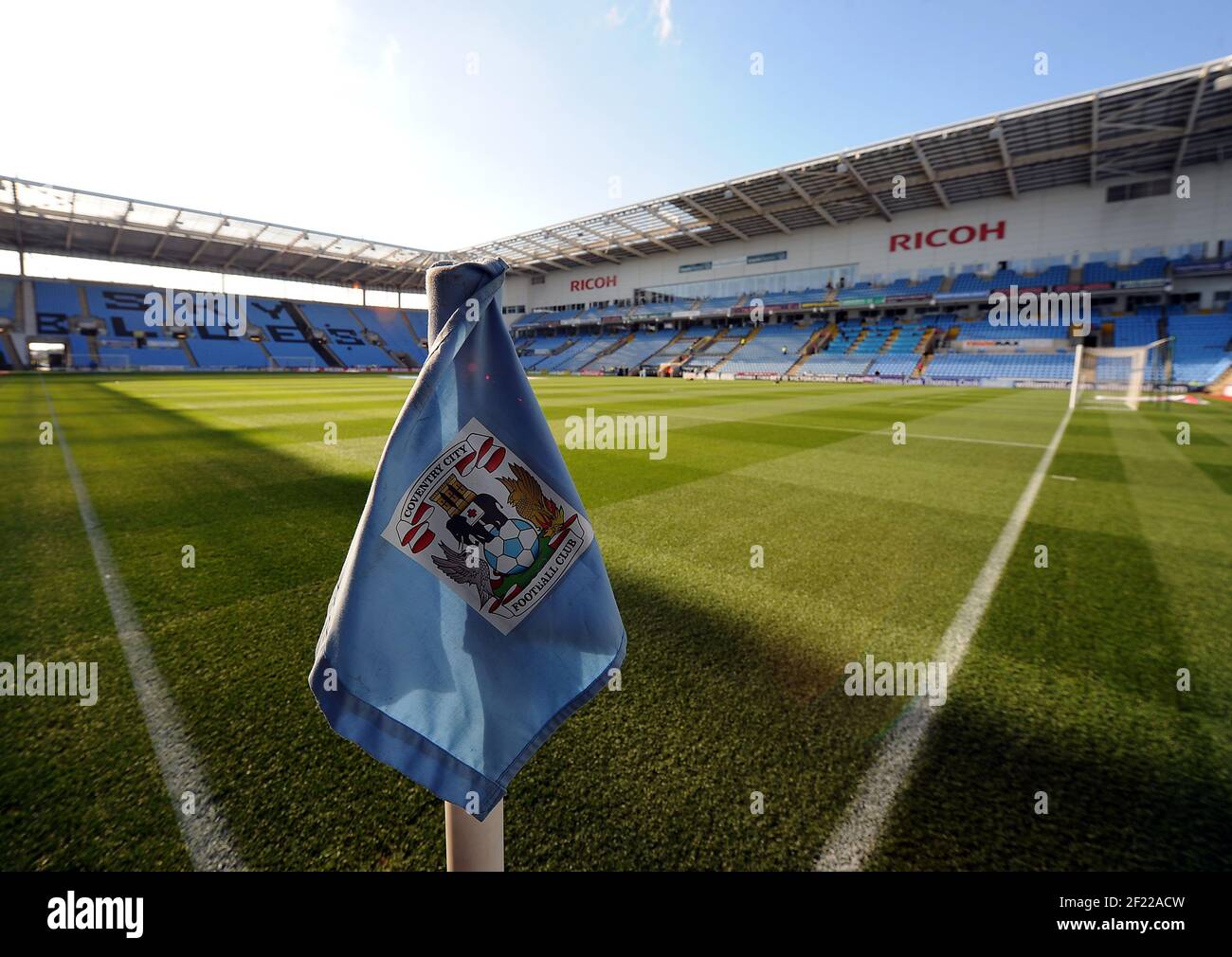 Photo de dossier datée du 22-10-2011 d'UNE vue générale d'un drapeau d'angle de Coventry City à la Ricoh Arena. Date de publication : le mercredi 10 mars 2021. Banque D'Images