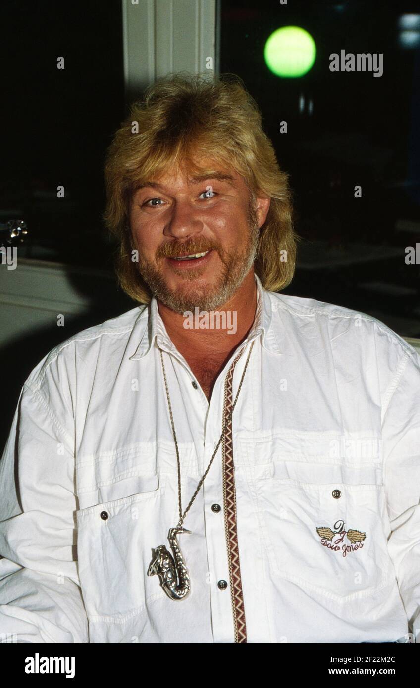 Prominenz auf der IFA à Berlin, Deutschland 1989, hier: Schlagersänger Peter Petrel Banque D'Images