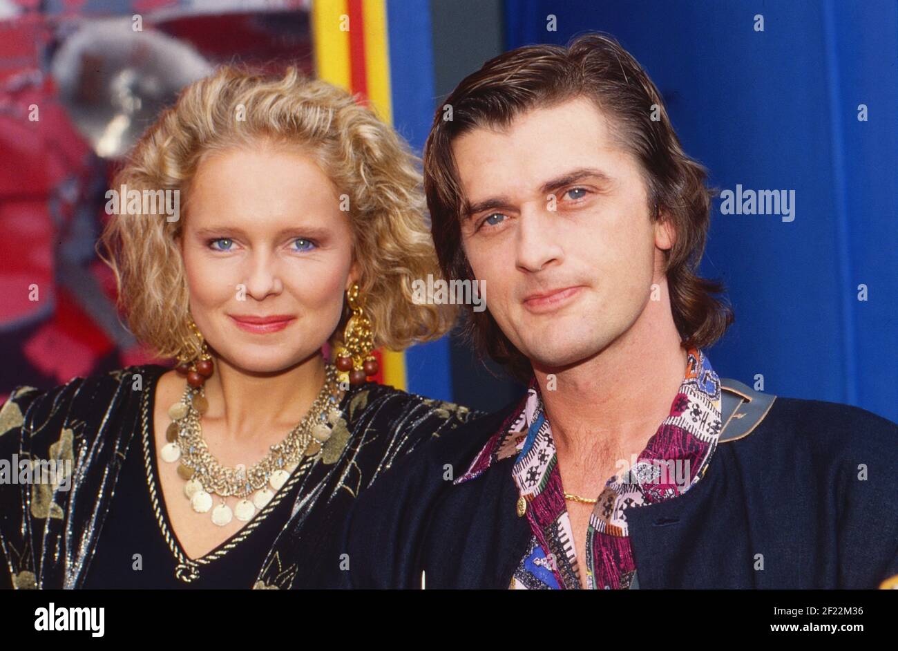 Mike Oldfield mit Ehefrau Anita Hegerland auf der IFA à Berlin, Allemagne 1989 Banque D'Images