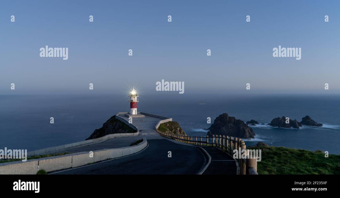 Phare de Cabo Ortegal la nuit Banque D'Images
