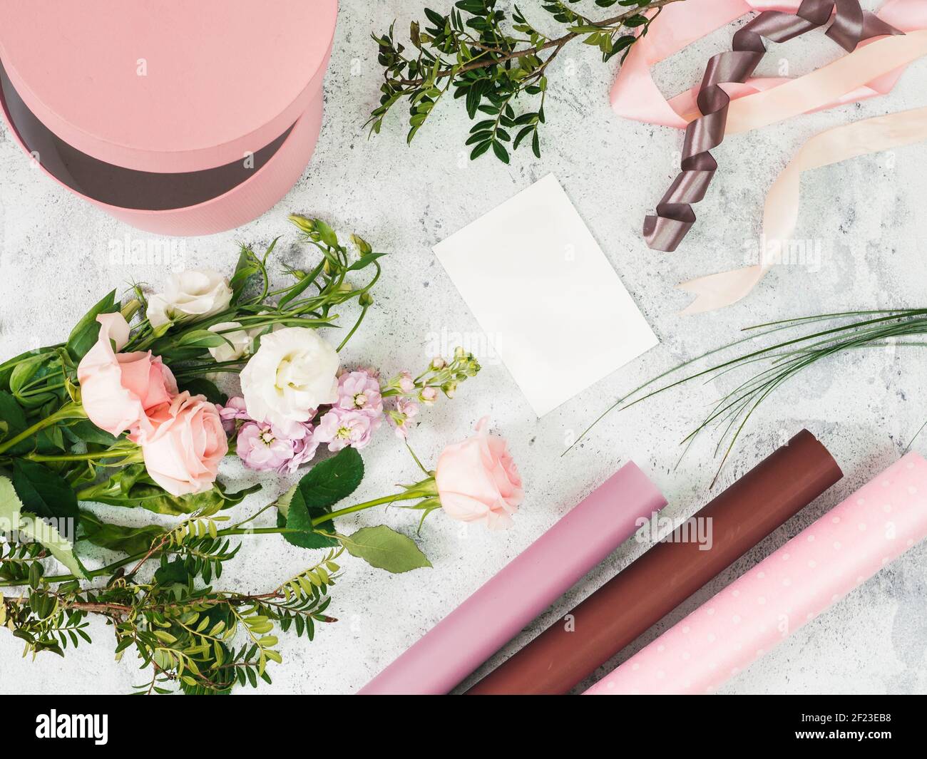 Étay floristique avec fleurs, espace de copie Banque D'Images