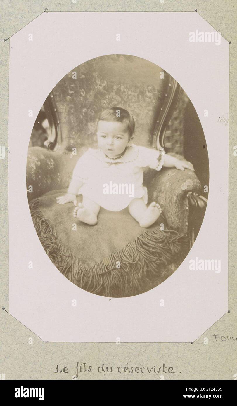 Portret van Lucien Marotte als bébé van 6 maanden.le fils du photographe Marotte est possible ici, en vue de la légende et de la photo précédente. Banque D'Images