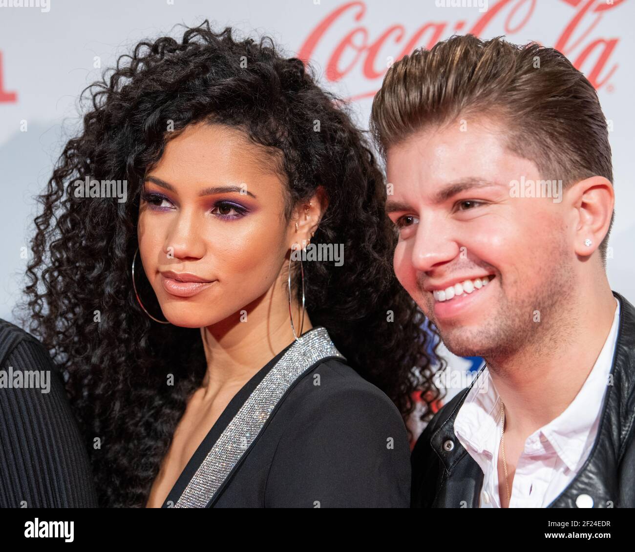 Londres, Royaume-Uni. 9 décembre 2018. Vick Hope et Sonny Jay pendant la deuxième journée du Jingle Bell ball 2018 de Capital avec Coca-Cola à l'O2 Arena, Londres Banque D'Images