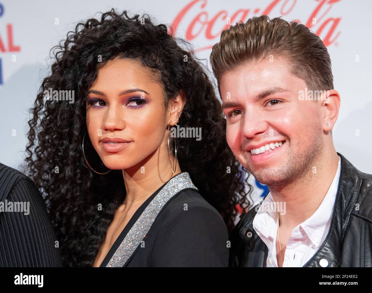 Londres, Royaume-Uni. 9 décembre 2018. Vick Hope et Sonny Jay pendant la deuxième journée du Jingle Bell ball 2018 de Capital avec Coca-Cola à l'O2 Arena, Londres Banque D'Images