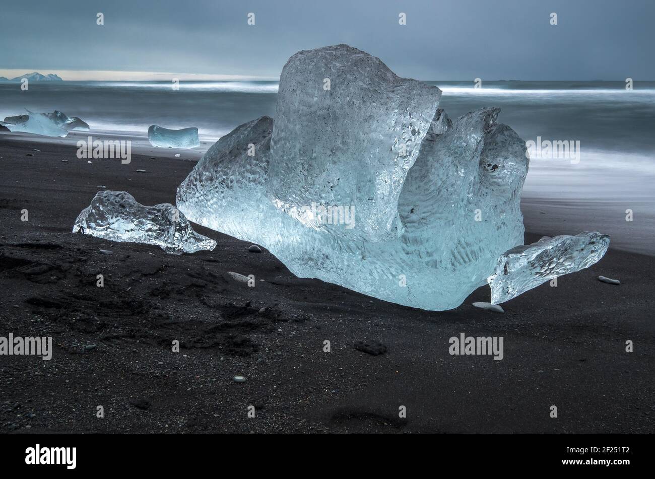 Vue d'un iceberg sur plage Jokulsarlon Banque D'Images