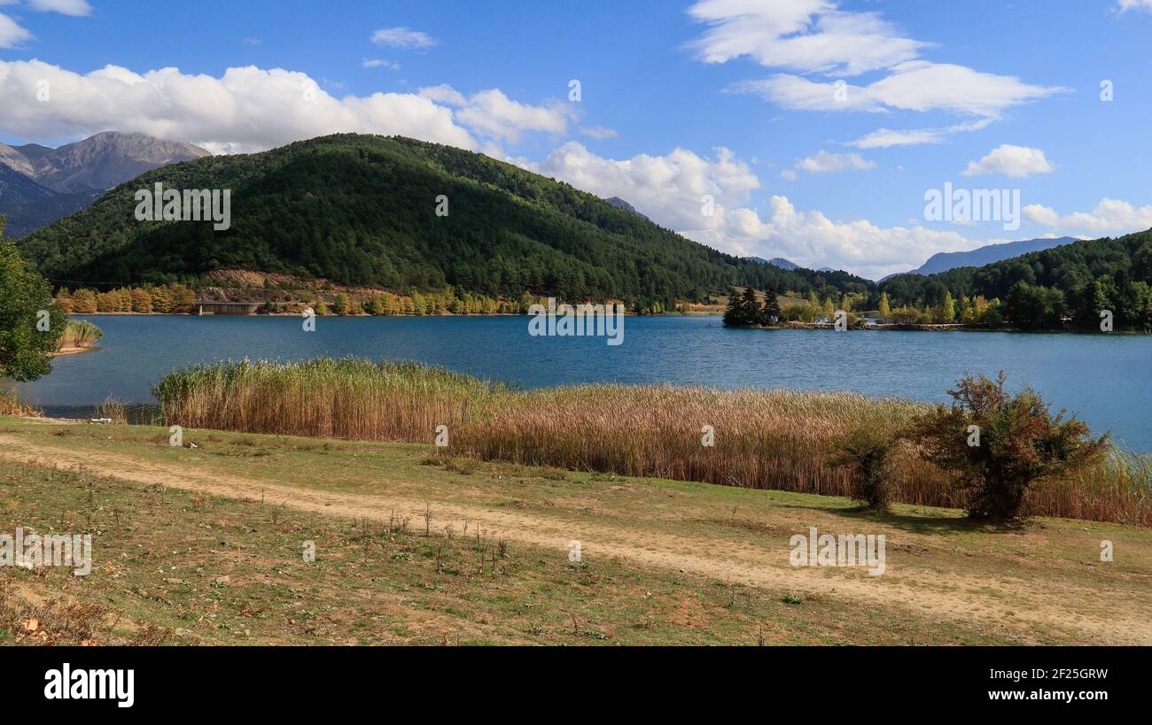 Lac Doxa,automne,dans la montagne Corinthe,Péloponnèse,Grèce Banque D'Images