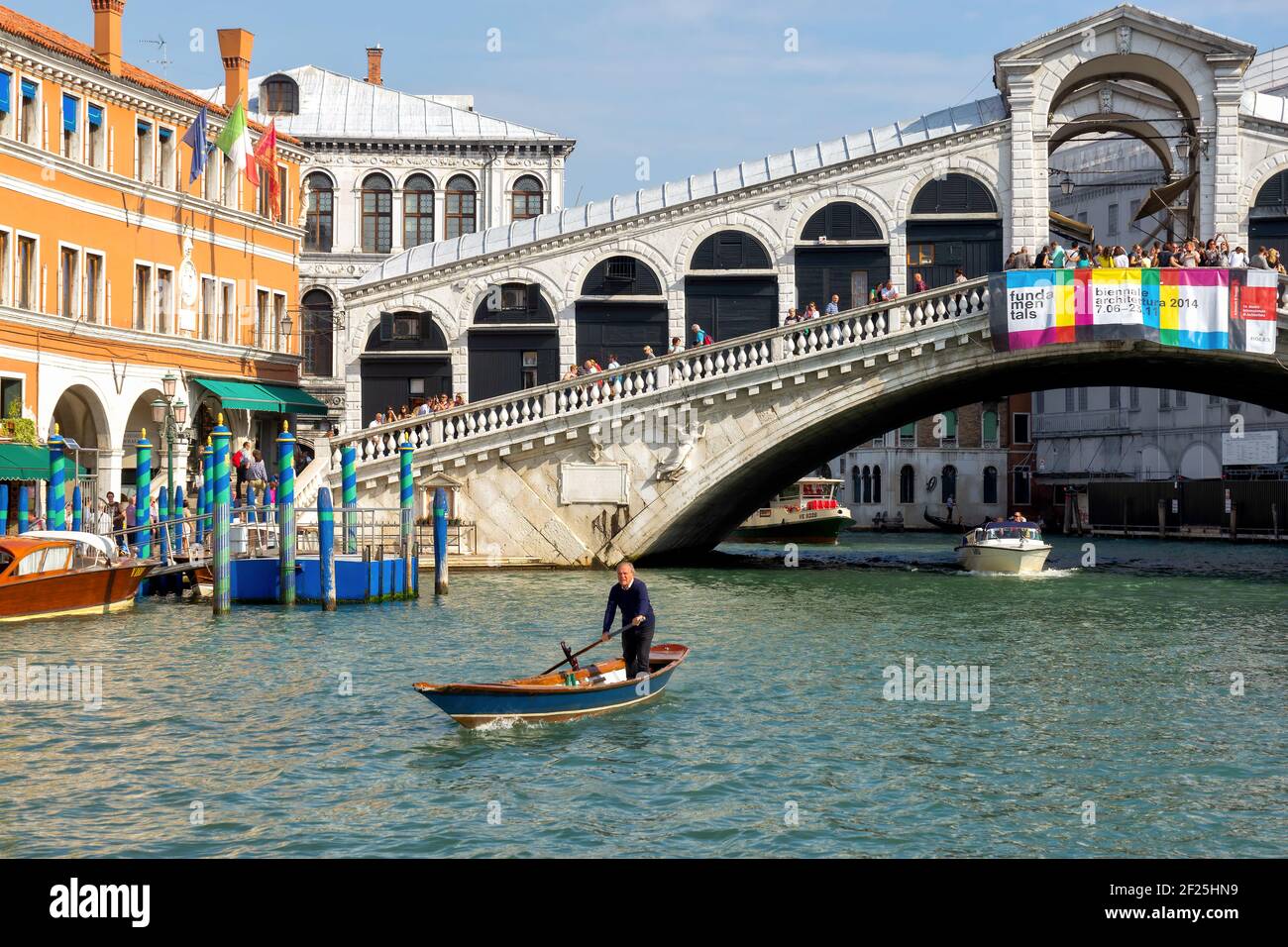 Bateaux Croisière sur le Grand Canal à Venise Banque D'Images