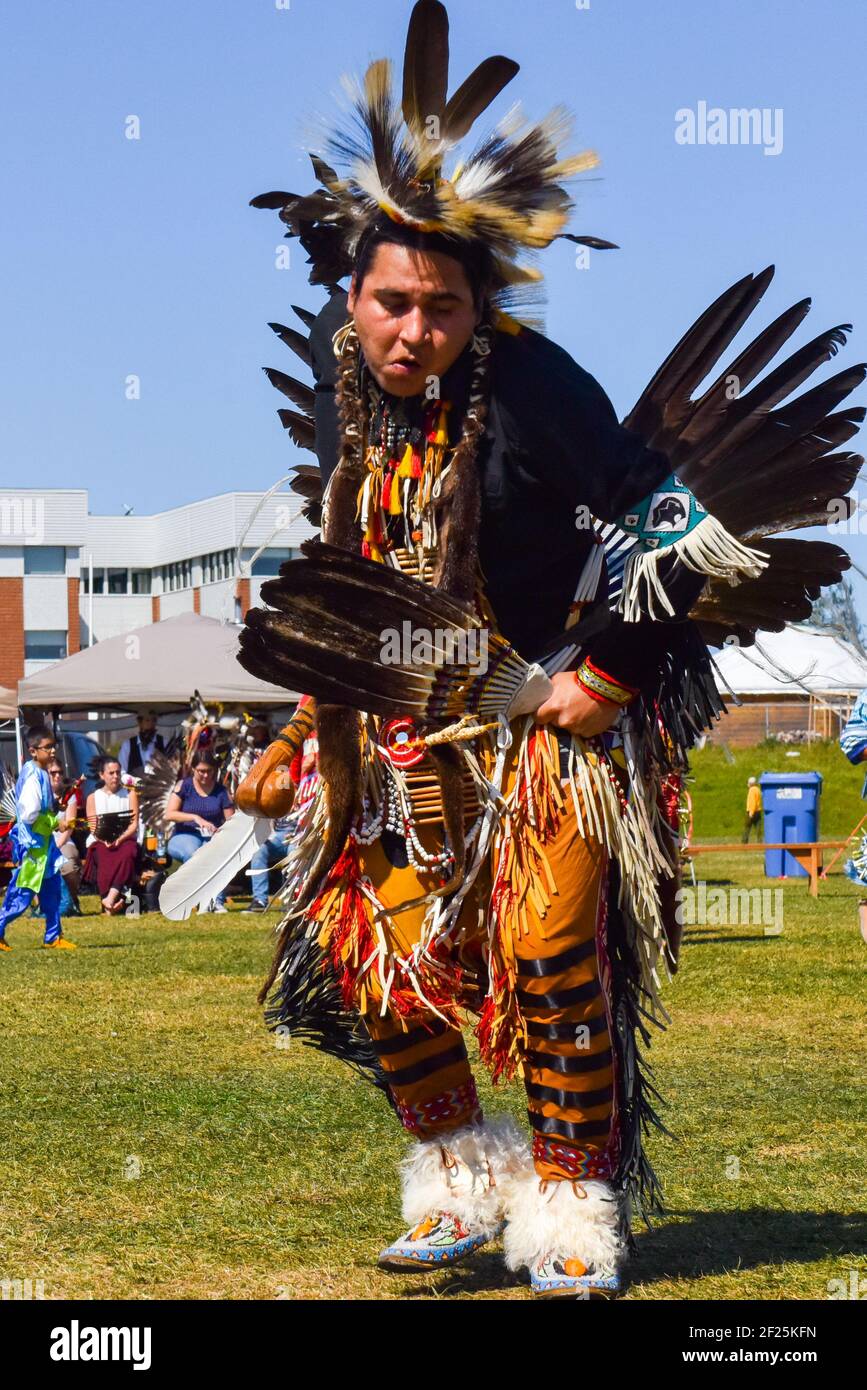 Danse des autochtones, cérémonie de la pow-wow, Nord du Québec Banque D'Images