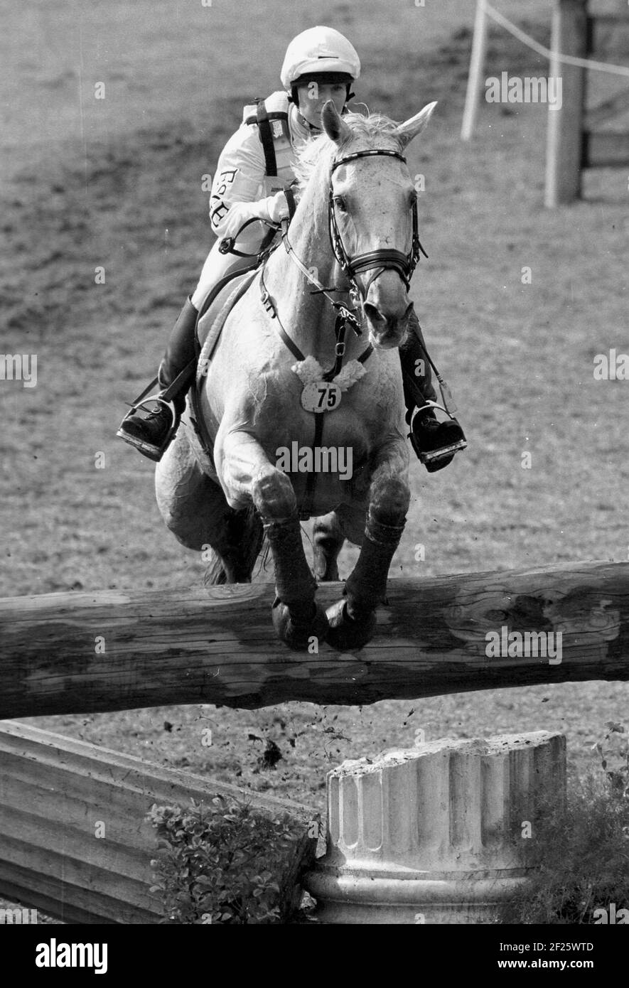 World Equestrian Games, Rome octobre 1998, Bettina Overesche (GER) Riding Watermill Stream Banque D'Images