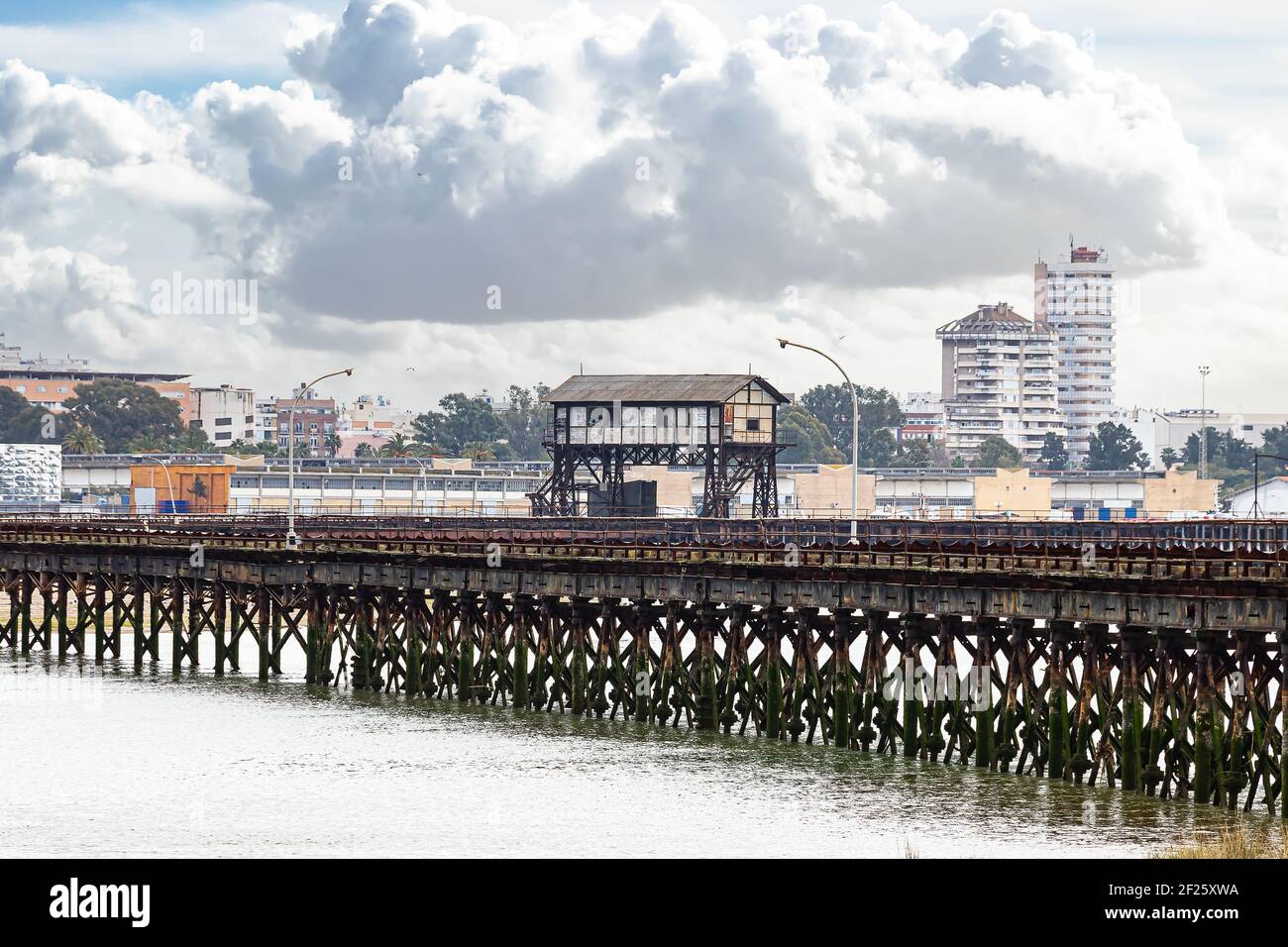 Vieux et abandonnés de Tharsis dock minier,Espagne,connu sous le nom de Tharsis Dock. C'est l'un des vestiges laissés par les Anglais en Huelva. C'est là que tous les m Banque D'Images