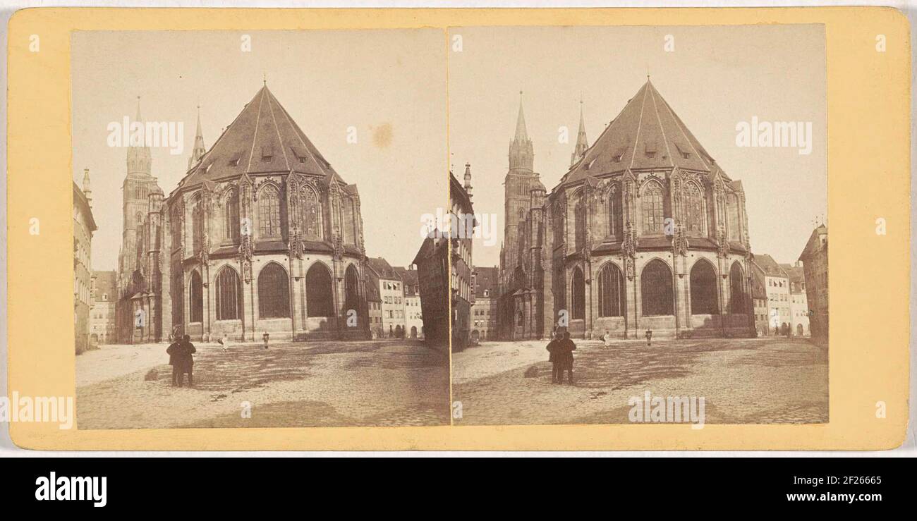 Nuremberg. L'église de Lorenz, à l'arrière .. Banque D'Images