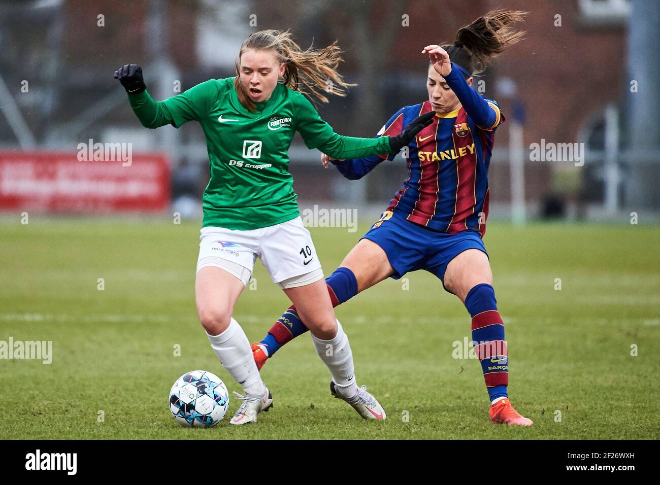 Hjorring, Danemark. 10 mars 2021. Emma Snerle (10) de Fortuna Hjorring et Vicky Losada (6) du FC Barcelone, vu dans le match de l'UEFA Women's Champions League entre Fortuna Hjorring et le FC Barcelone à Hjorring Stadion à Hjorring. (Crédit photo : Gonzales photo/Alamy Live News Banque D'Images