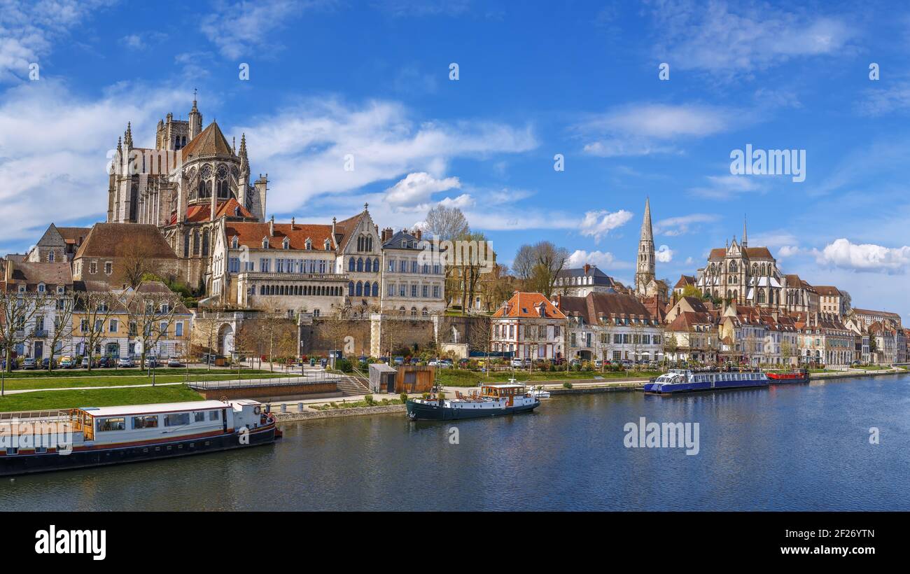 Vue panoramique sur Auxerre, France Banque D'Images
