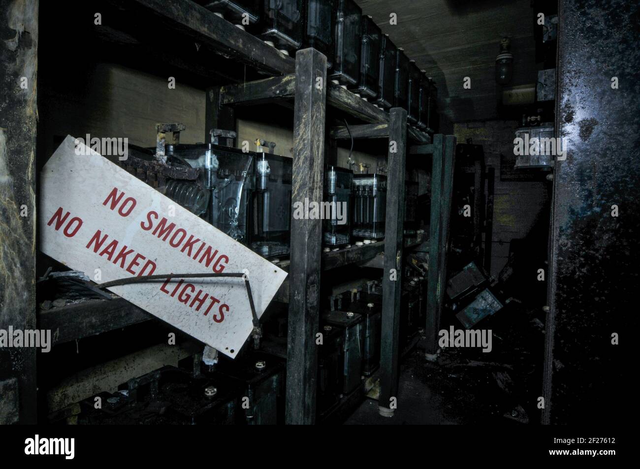 Drakelow tunnels, une ancienne usine souterraine Shadow Factory de la Seconde Guerre mondiale utilisée par le constructeur de véhicules Rover pour fabriquer des composants de moteurs d'avions militaires pour les moteurs Bristol Hercules et Rolls-Royce Pegasus. La construction des tunnels a commencé en 1941 par le sablage des tunnels en grès. À son apogée, 700 personnes ont travaillé sur le site pendant la Seconde Guerre mondiale Après la guerre, le site a été réutilisé comme bunker nucléaire et est devenu un quartier général du gouvernement régional (RGHQ 9,2) qui aurait géré la région locale en cas d'attaque nucléaire pendant la guerre froide. Le site a été vendu et déclassifié en 1993. Pic Banque D'Images