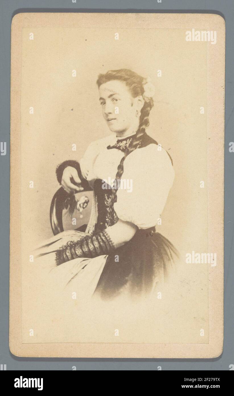 Portrait jeune femme dans traditionnel .. Banque D'Images