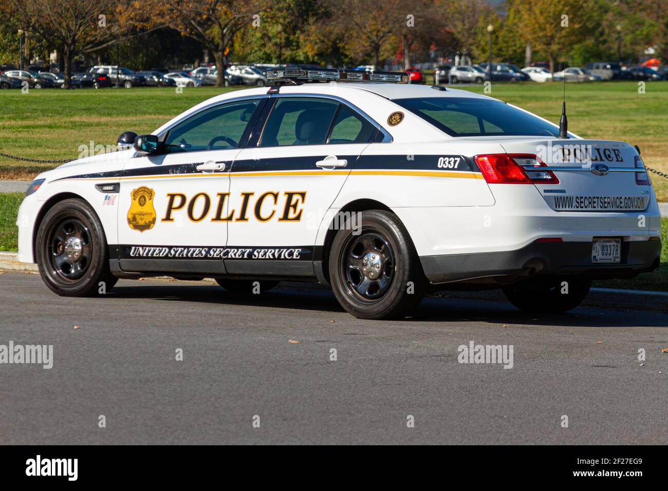 Washington DC, États-Unis 11-06-2020: Une voiture d'intercepteur de police Ford utilisée par la division en uniforme du Service secret des États-Unis est garée dans l'Ellip Banque D'Images