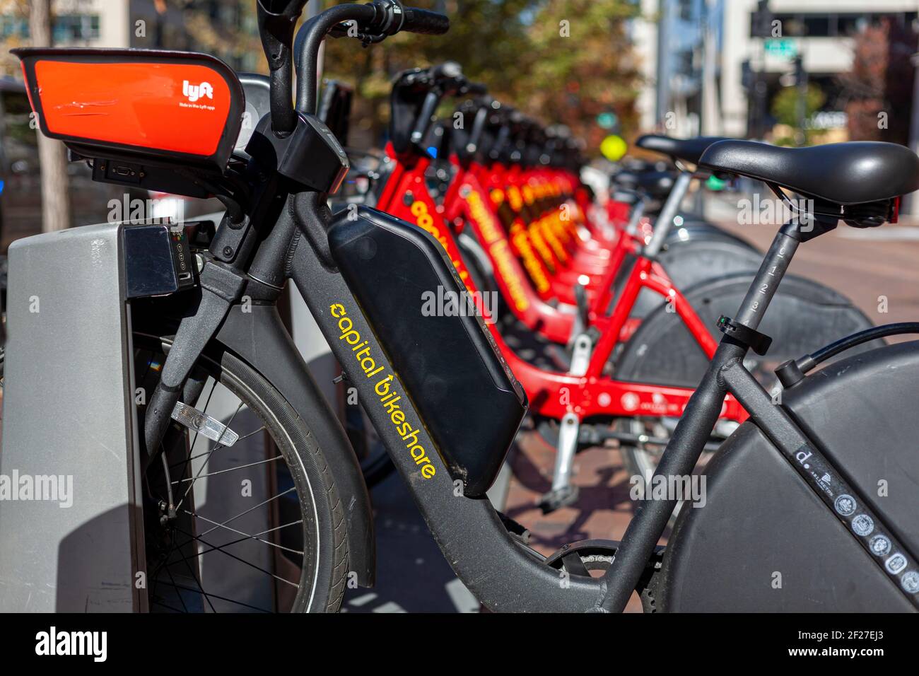 Washington DC, Etats-Unis 11/08/2020: Une société de location de vélos Capital Bikeshare près de la Maison Blanche. Il s'agit de l'une des nombreuses stations de DC où les clients Banque D'Images