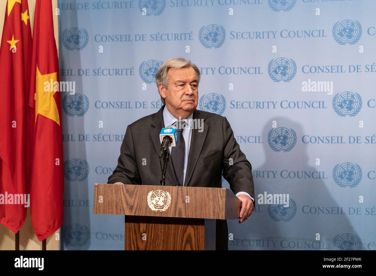 New York, États-Unis. 10 mars 2021. Le Secrétaire général Antonio Guterres participe à la presse consacrée au 10e anniversaire du conflit syrien au siège de l'ONU à New York le 10 mars 2021. Au cours de ses remarques, il a reconnu que le Conseil de sécurité et l'ONU n'ont pas aidé à résoudre ce conflit. (Photo de Lev Radin/Sipa USA) crédit: SIPA USA/Alay Live News Banque D'Images