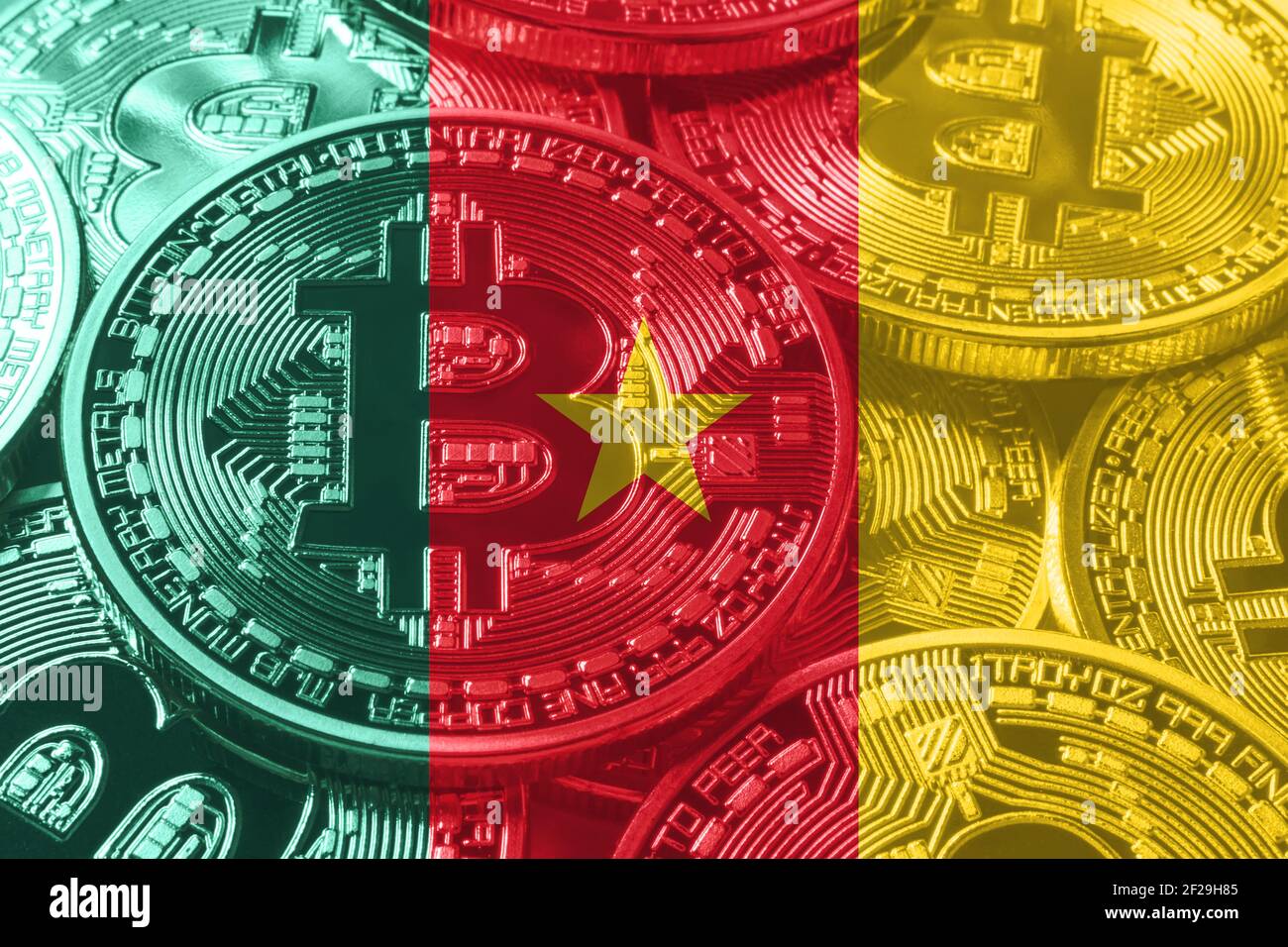 Drapeau bitcoin Cameroun, drapeau national crypto-monnaie concept fond noir  Photo Stock - Alamy