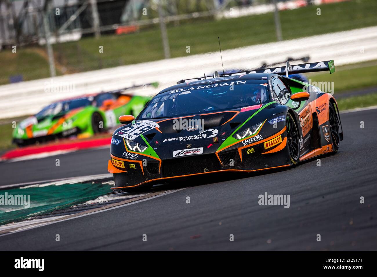 519 Phil Keen, Giovanni Venturini, Franck Perera, Lamborghini Huracan GT3 2019, Orange 1 FFF Racing Team, action pendant la Blancpain GT Series Endurance Cup 2019 à Silverstone, du 10 au 12 mai 2019 - photo Thomas Fenetre / DPPI Banque D'Images