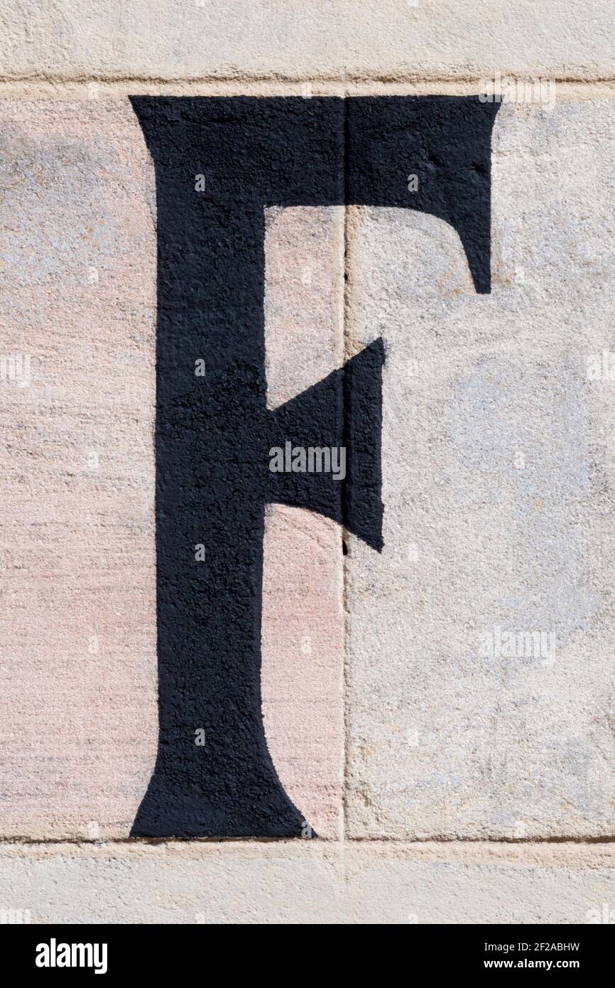 Lettre F d'un tableau publicitaire historique Banque D'Images