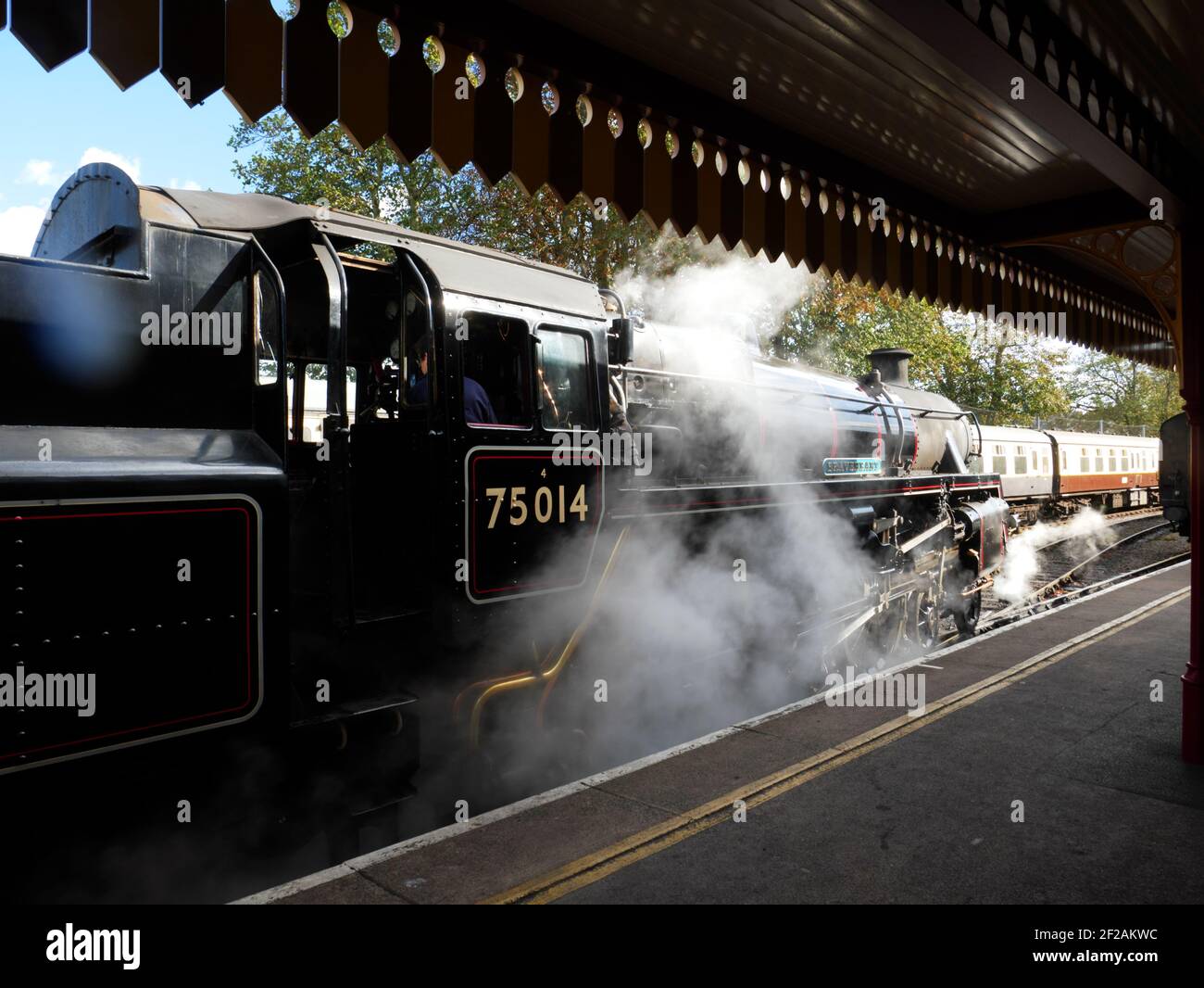 BR Standard Class 4 75014 « Braveheart » à Paignton le 25 septembre 2020 sur le Dartmouth Steam Railway, Devon. Banque D'Images