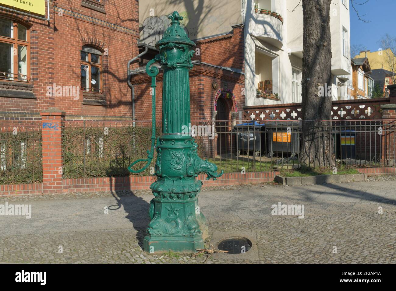 Historische Wasserpumpe, Friedrich-Wilhelm-Platz, Friedenau, Schöneberg, Berlin, Allemagne Banque D'Images
