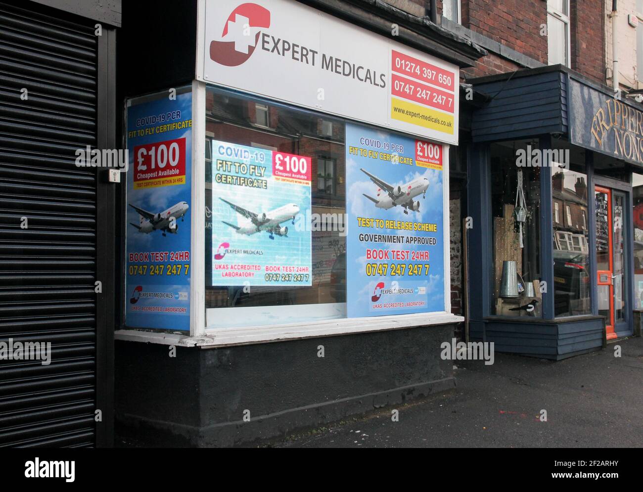 Abbeydale Road, Sheffield, Royaume-Uni. 11 mars 2021. Centre de test Covid 19 PCR Fit to Fly Certificate. Credit: Alamy Live News Banque D'Images