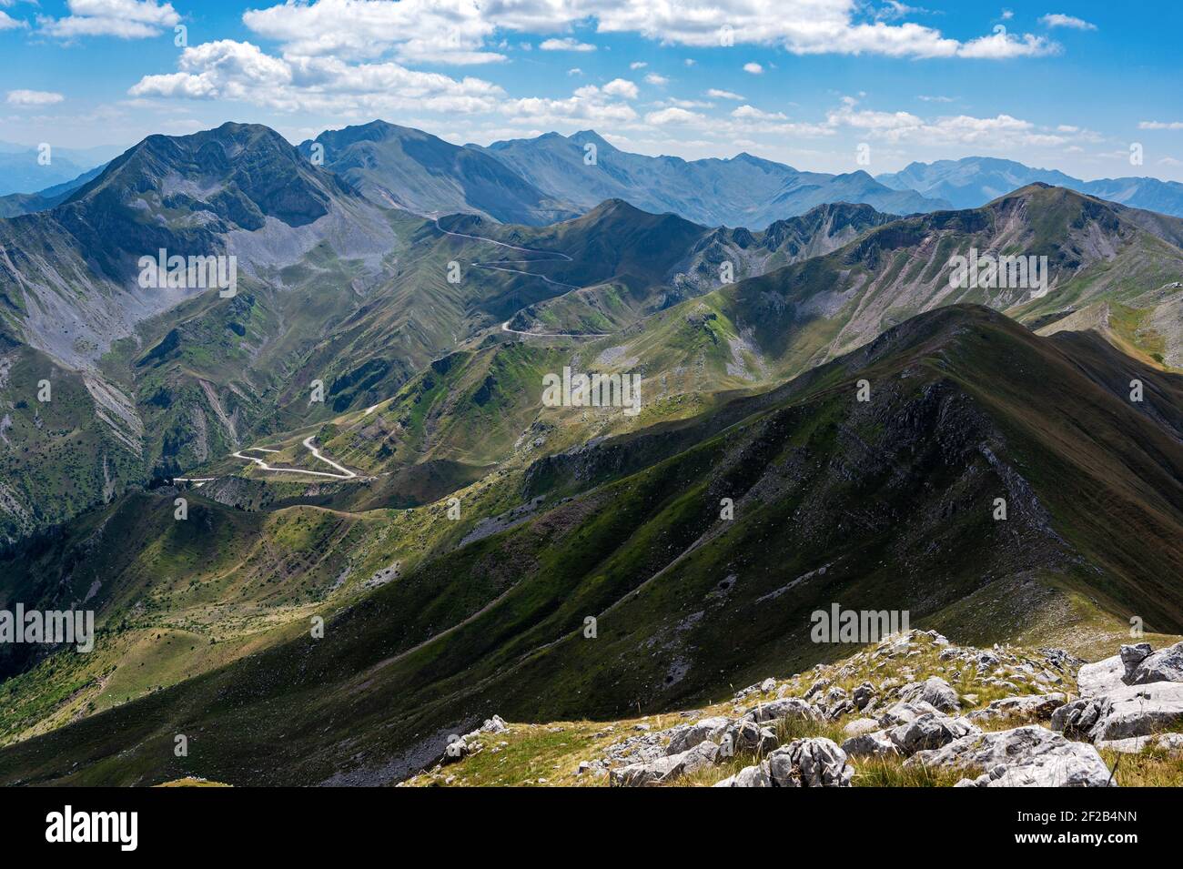 Paysage de montagne sur Lakmos ou Peristeri montagne à Thessaly, Grèce Banque D'Images