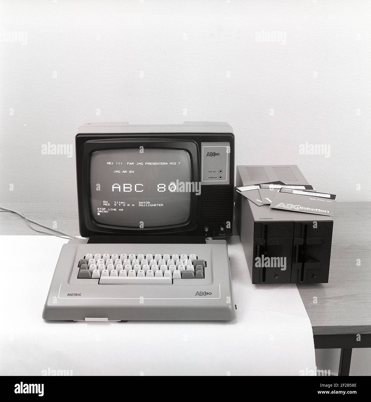 ABC 80. Advanced Basic Computer 80 était un ordinateur personnel conçu par la société suédoise Dataindustrier et fabriqué par Louxor à la fin des années 1970. Il a été introduit sur le marché le 24 1978 août, tout comme l'ordinateur personnel était un phénomène international. En 1979, l'ABC80 était l'ordinateur personnel le plus populaire en Suède et était également utilisé dans les écoles. L'ordinateur ABC80 a été la raison du développement rapide de l'utilisation de l'ordinateur. Photo Kristoffersson EK156-6 Banque D'Images