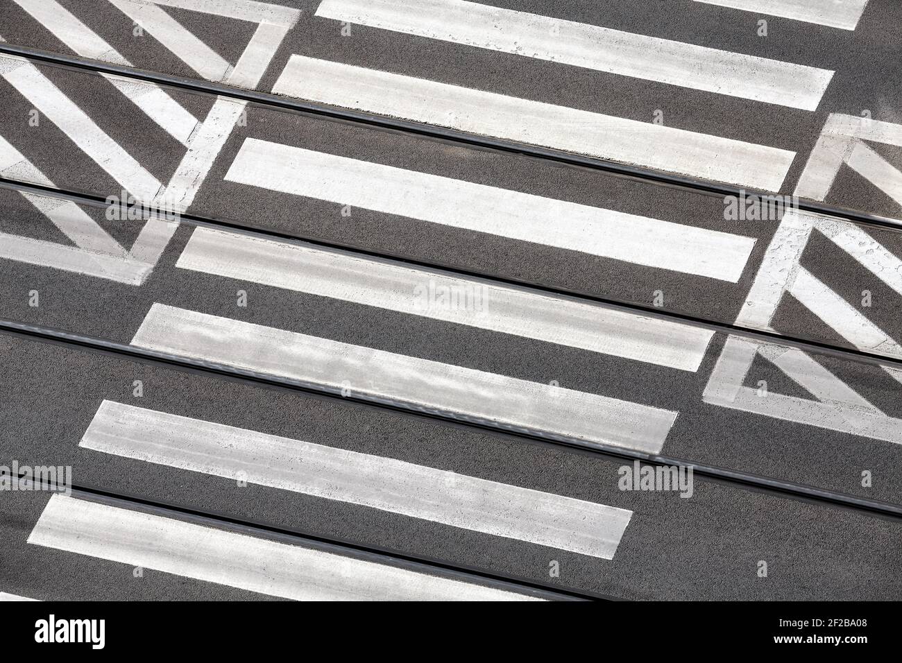 Vue aérienne du passage piéton, arrière-plan du transport urbain. Banque D'Images