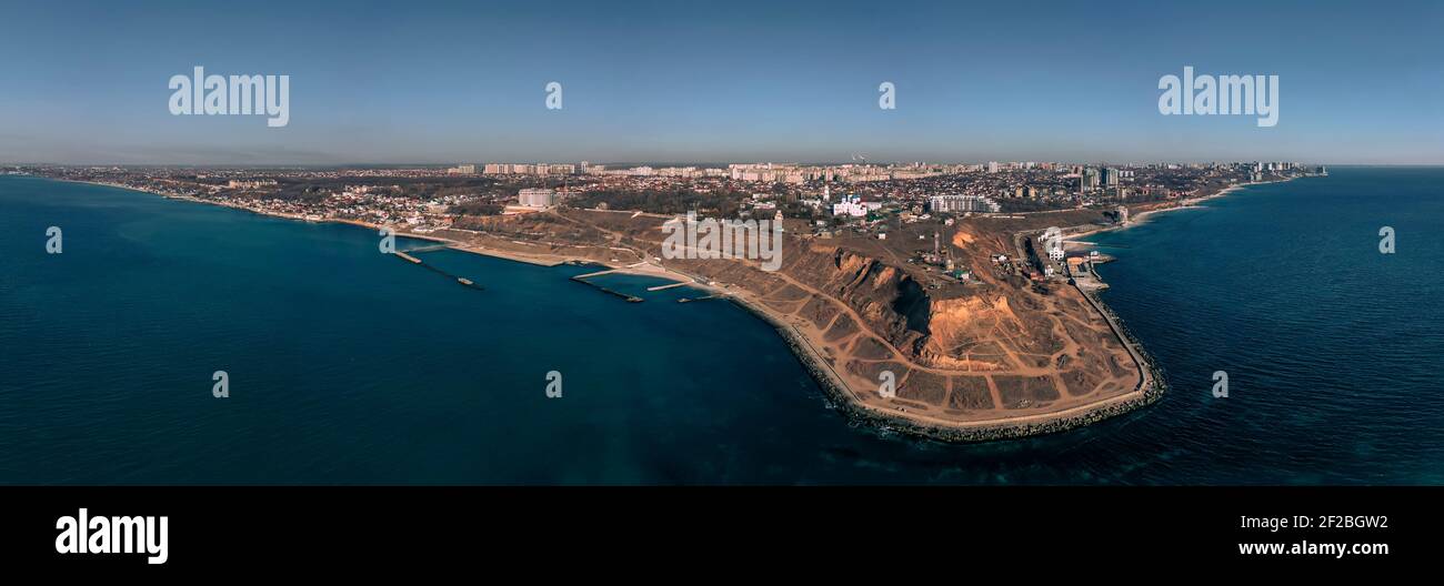 Panorama aérien spectaculaire de Cape Big Fountain. Odessa Ukraine, film Drone, heure du matin. Banque D'Images