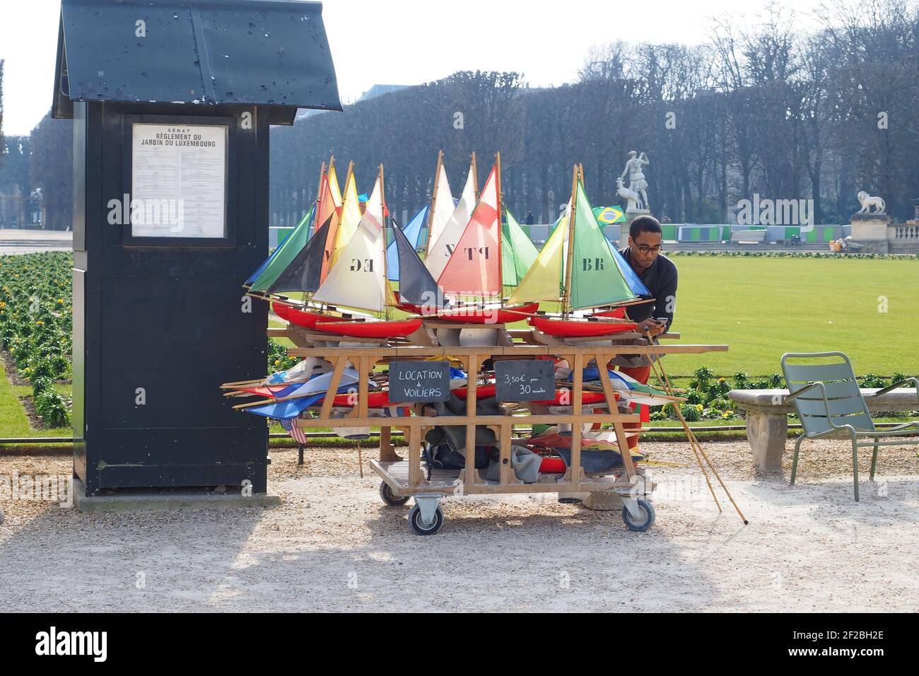 Location de voiliers vintage jouet dans jardin du Luxembourg jardin, Paris, France, 6ème arrondissement. Banque D'Images